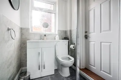 St Johns Manor, image 3